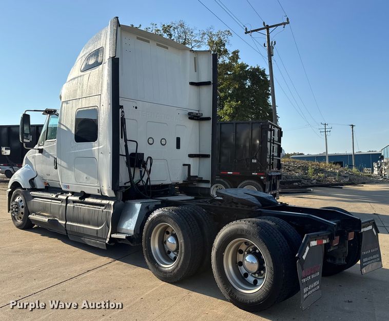 image for item EH7475 2016 International ProStar Plus semi truck