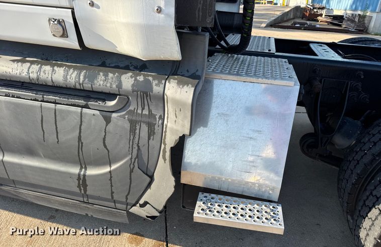 image for item EH7475 2016 International ProStar Plus semi truck