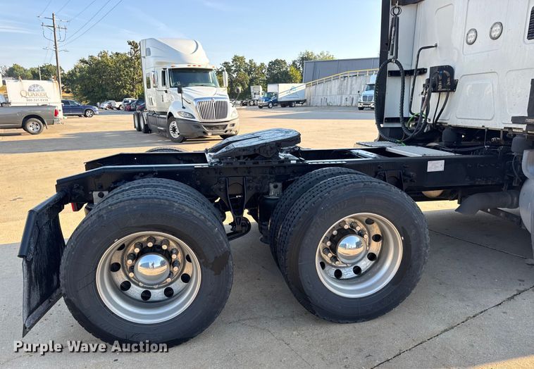 image for item EH7475 2016 International ProStar Plus semi truck