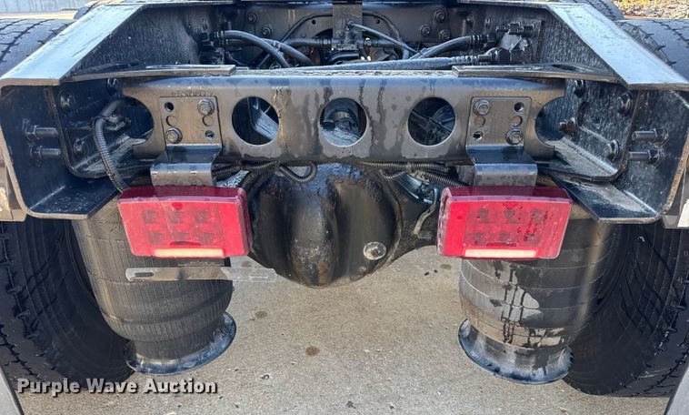 image for item EH7475 2016 International ProStar Plus semi truck