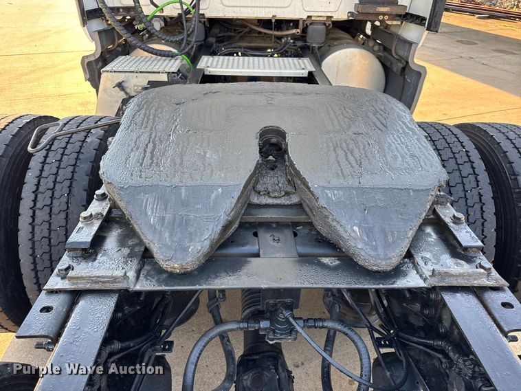 image for item EH7475 2016 International ProStar Plus semi truck