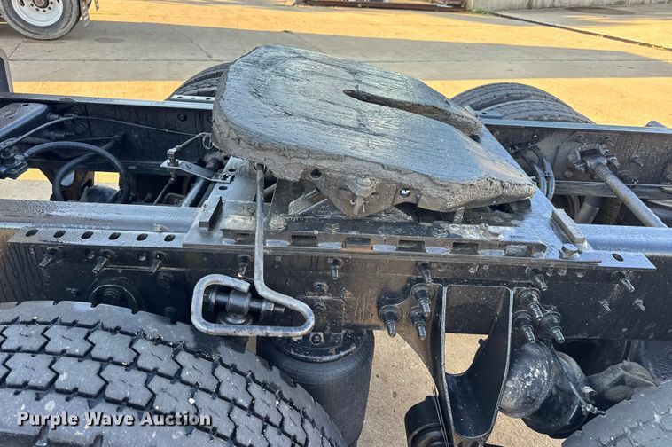 image for item EH7475 2016 International ProStar Plus semi truck