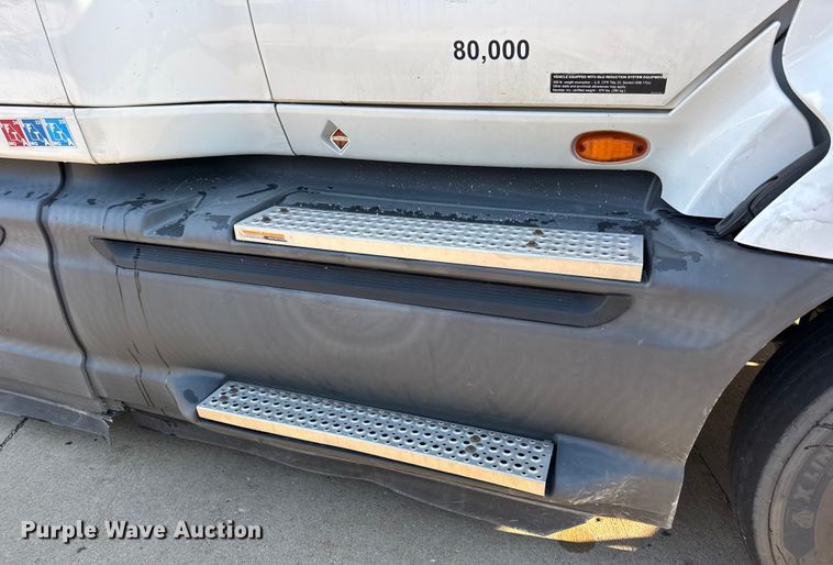 image for item EH7475 2016 International ProStar Plus semi truck