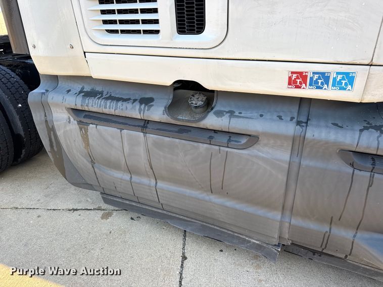 image for item EH7475 2016 International ProStar Plus semi truck