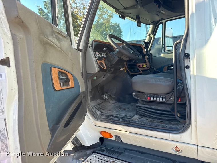 image for item EH7475 2016 International ProStar Plus semi truck