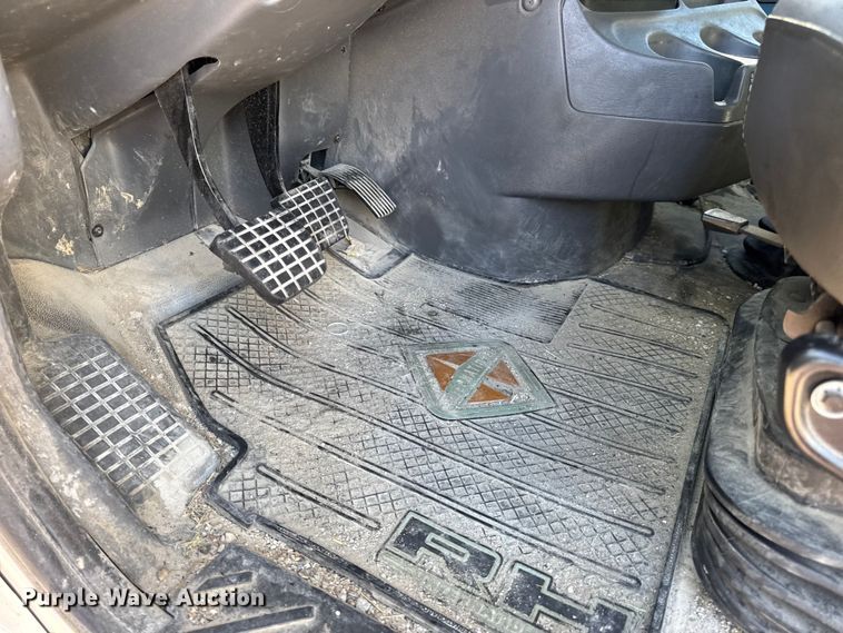 image for item EH7475 2016 International ProStar Plus semi truck