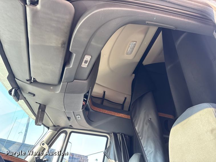 image for item EH7475 2016 International ProStar Plus semi truck