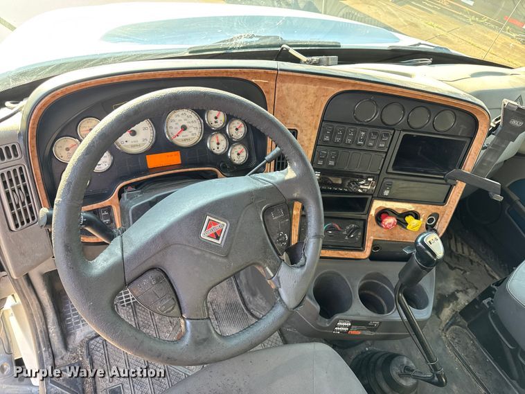 image for item EH7475 2016 International ProStar Plus semi truck