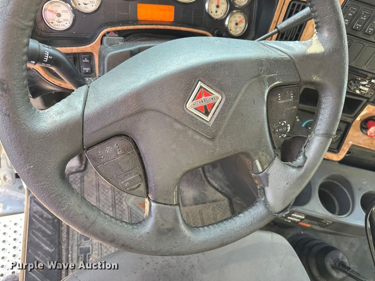 image for item EH7475 2016 International ProStar Plus semi truck