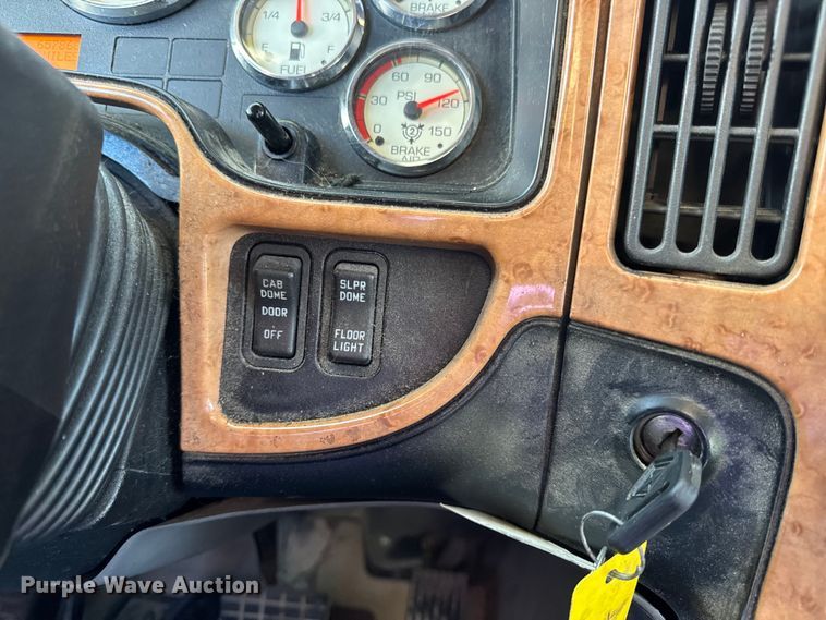 image for item EH7475 2016 International ProStar Plus semi truck