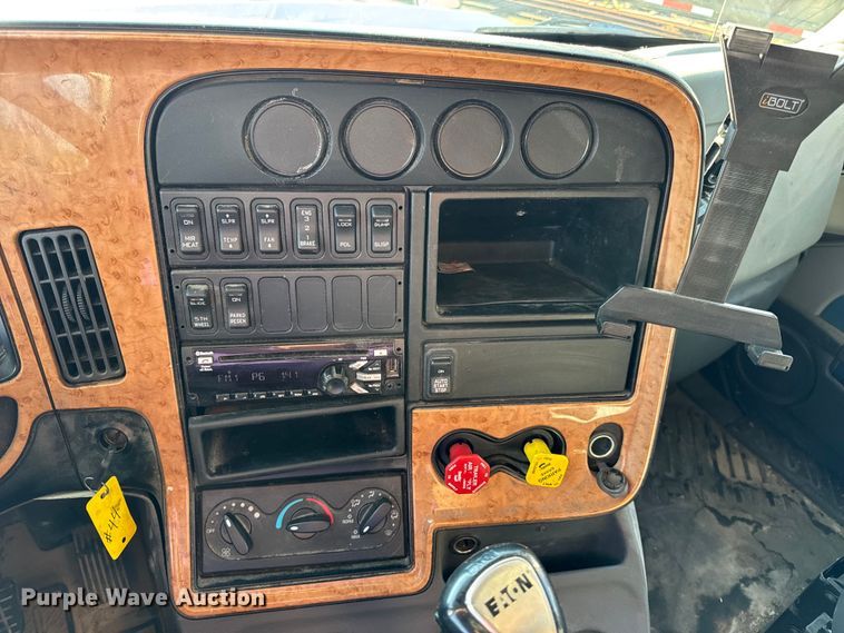 image for item EH7475 2016 International ProStar Plus semi truck