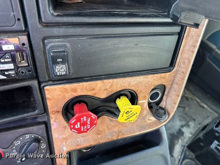 image for item EH7475 2016 International ProStar Plus semi truck