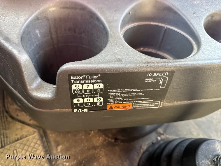 image for item EH7475 2016 International ProStar Plus semi truck