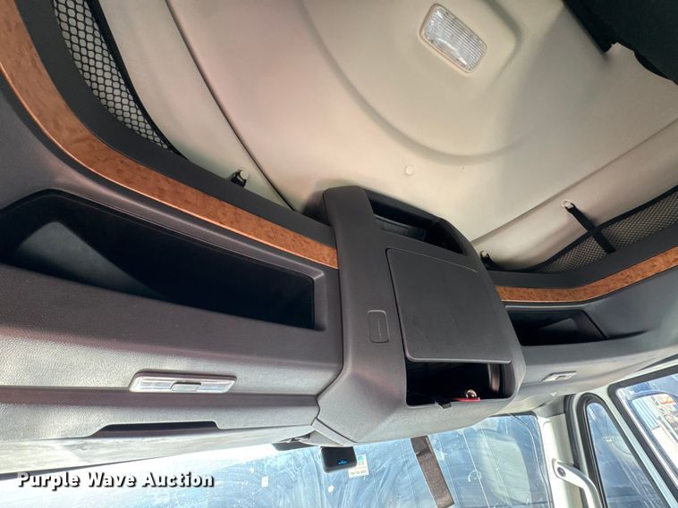 image for item EH7475 2016 International ProStar Plus semi truck