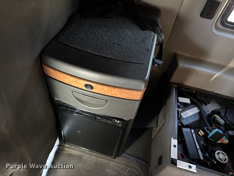 image for item EH7475 2016 International ProStar Plus semi truck