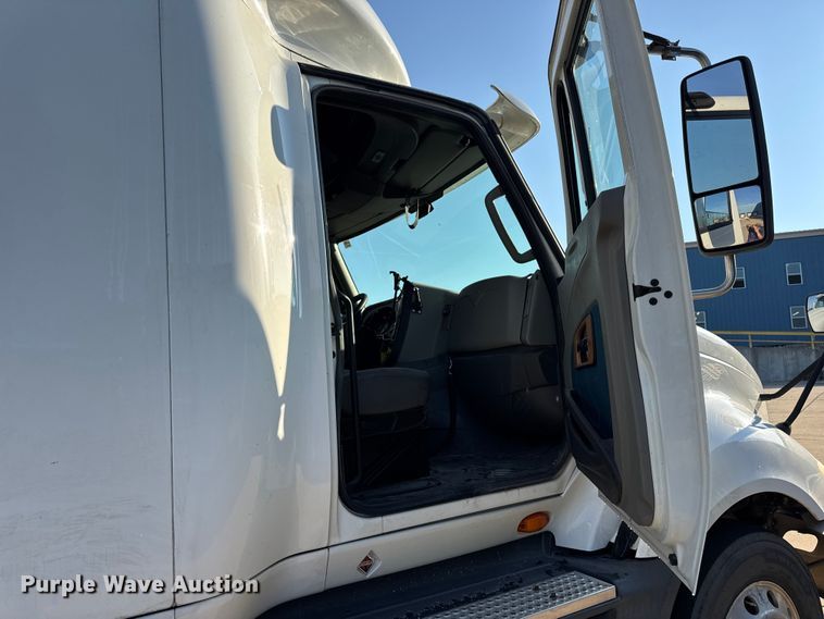 image for item EH7475 2016 International ProStar Plus semi truck