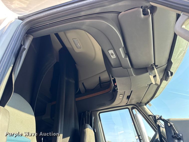 image for item EH7475 2016 International ProStar Plus semi truck