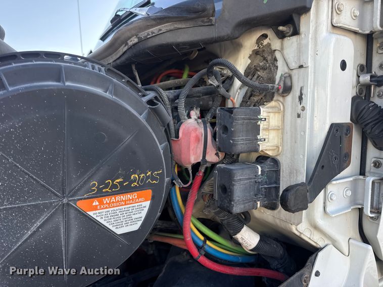 image for item EH7475 2016 International ProStar Plus semi truck