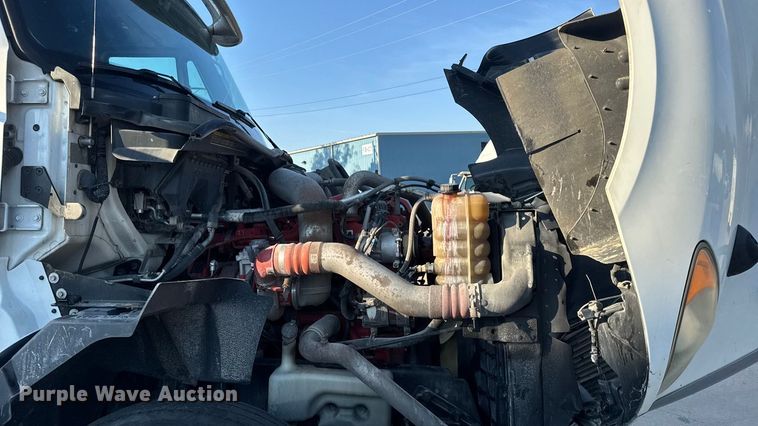 image for item EH7475 2016 International ProStar Plus semi truck