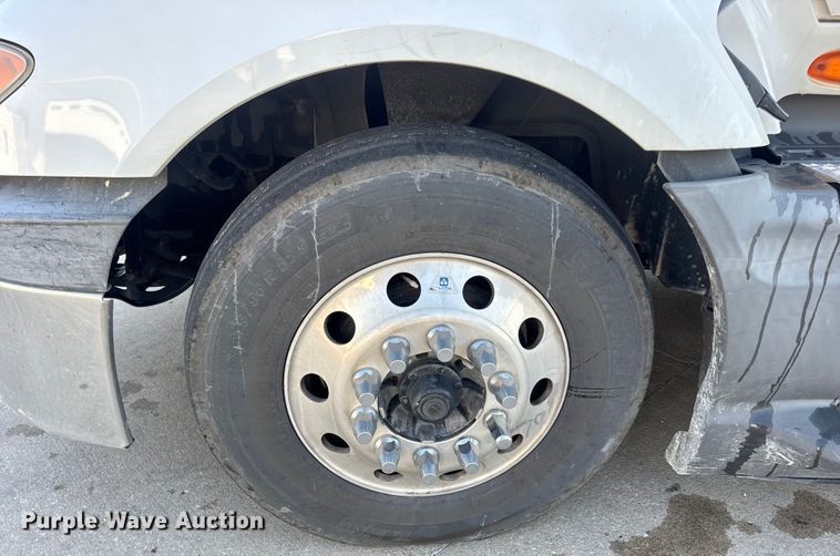 image for item EH7475 2016 International ProStar Plus semi truck