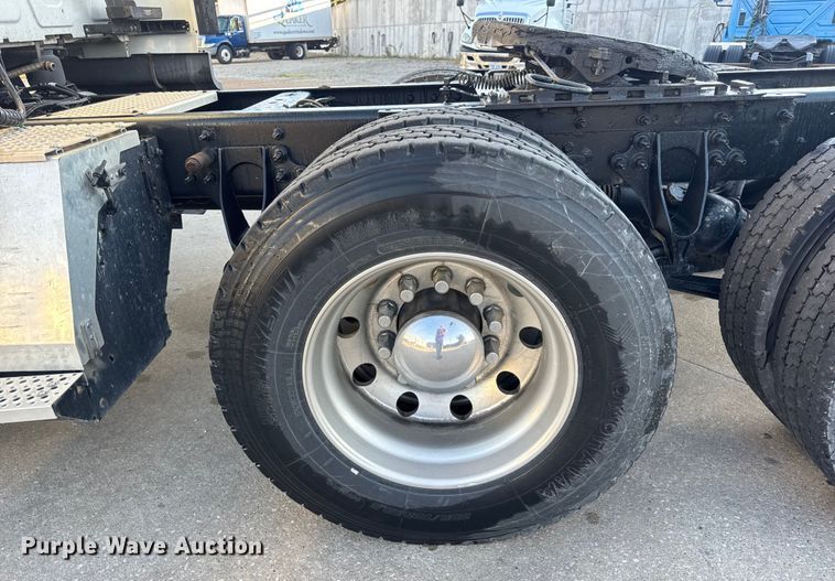 image for item EH7475 2016 International ProStar Plus semi truck