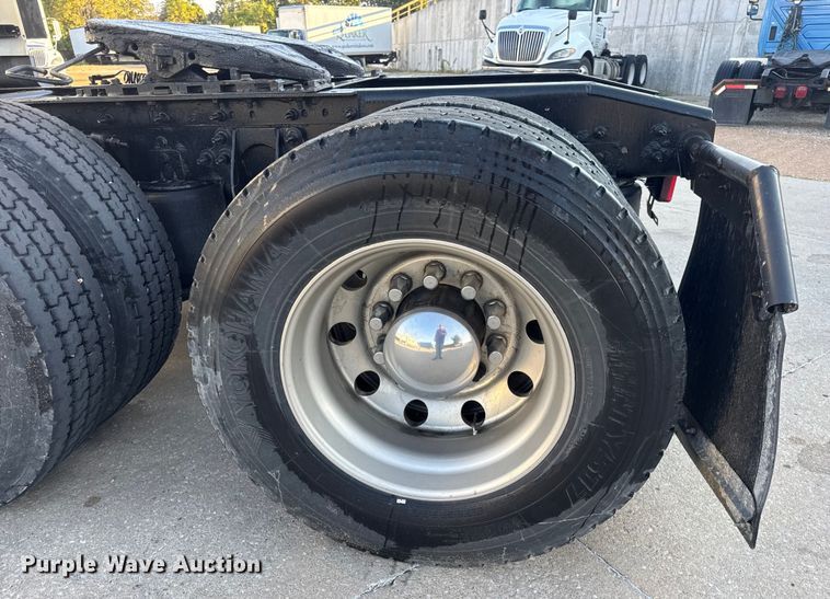 image for item EH7475 2016 International ProStar Plus semi truck