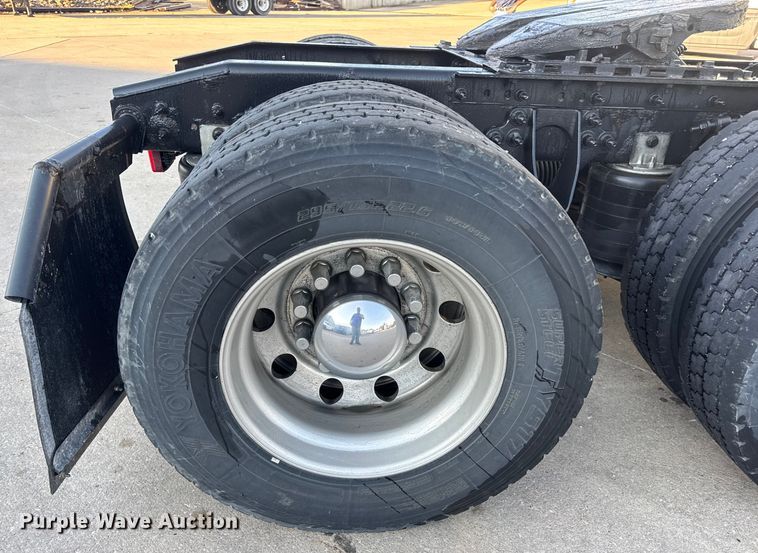 image for item EH7475 2016 International ProStar Plus semi truck