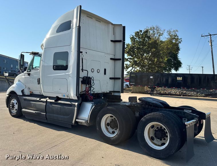 image for item EH7476 2016 International ProStar Plus semi truck