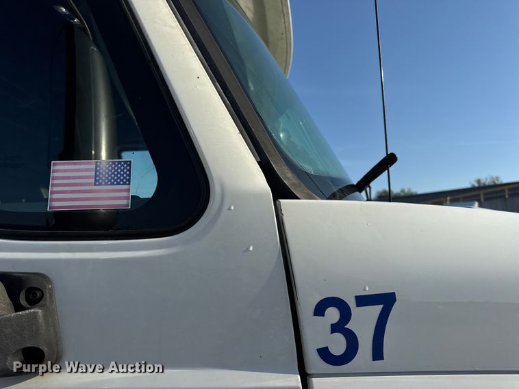 image for item EH7476 2016 International ProStar Plus semi truck