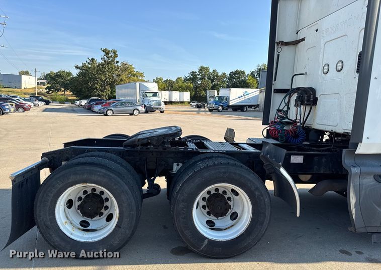 image for item EH7476 2016 International ProStar Plus semi truck