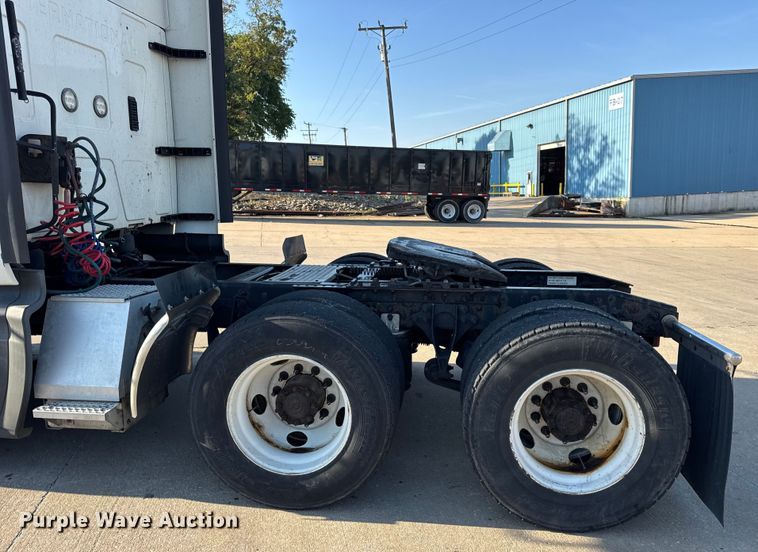 image for item EH7476 2016 International ProStar Plus semi truck