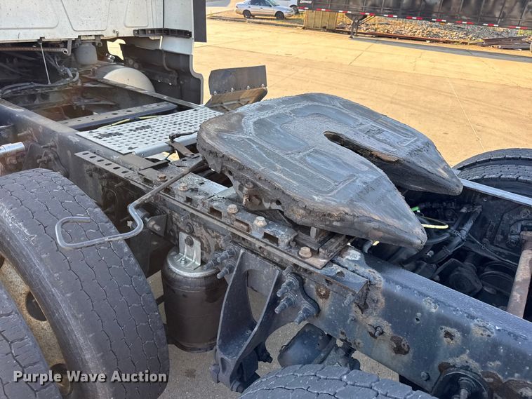 image for item EH7476 2016 International ProStar Plus semi truck