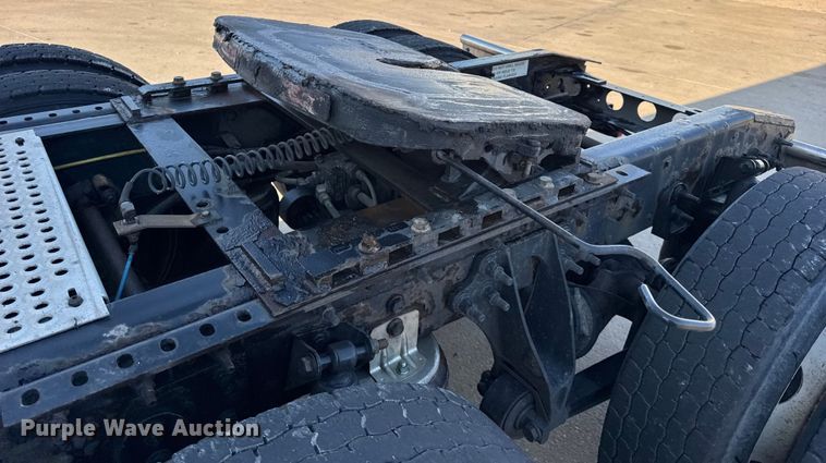 image for item EH7476 2016 International ProStar Plus semi truck