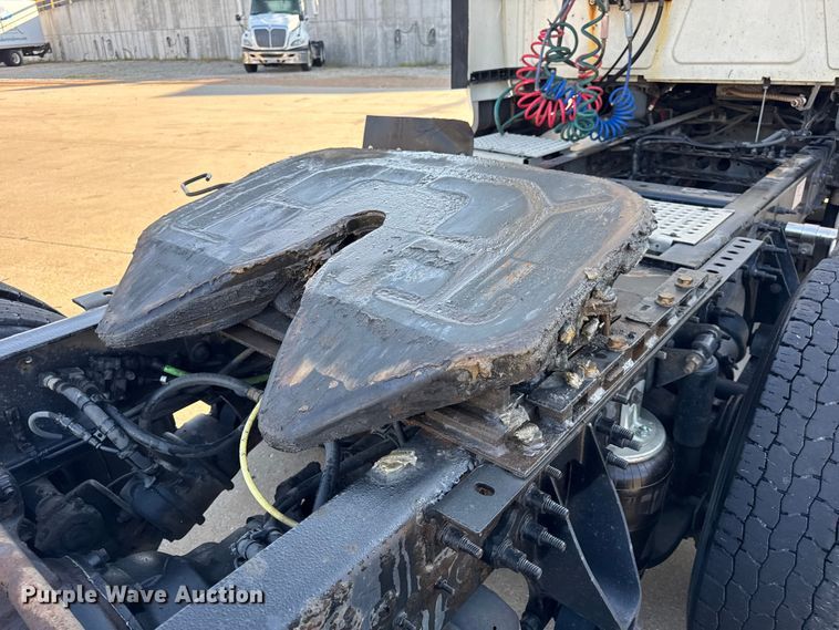 image for item EH7476 2016 International ProStar Plus semi truck