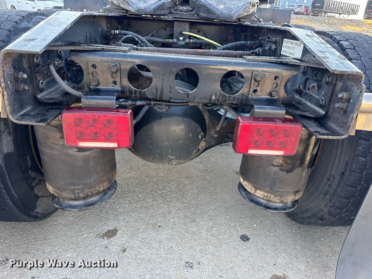 image for item EH7476 2016 International ProStar Plus semi truck