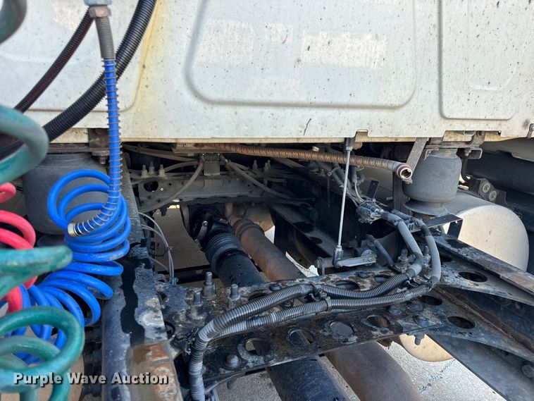 image for item EH7476 2016 International ProStar Plus semi truck