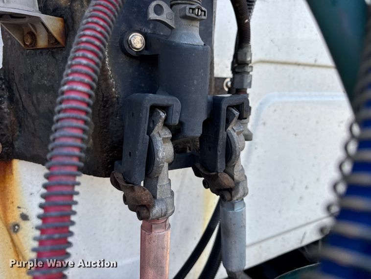 image for item EH7476 2016 International ProStar Plus semi truck