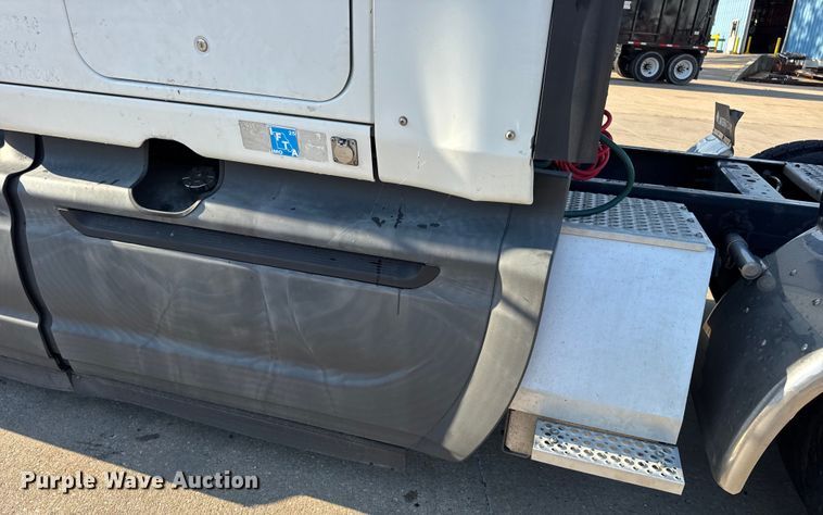 image for item EH7476 2016 International ProStar Plus semi truck