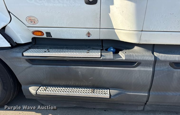 image for item EH7476 2016 International ProStar Plus semi truck