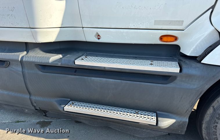 image for item EH7476 2016 International ProStar Plus semi truck