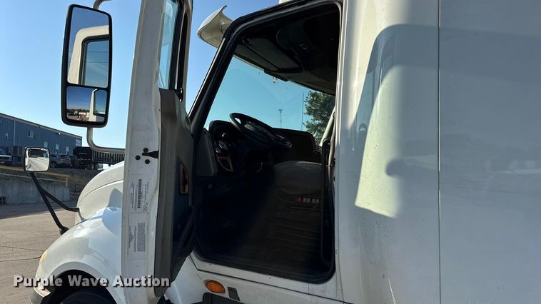 image for item EH7476 2016 International ProStar Plus semi truck