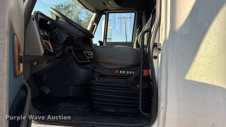 image for item EH7476 2016 International ProStar Plus semi truck