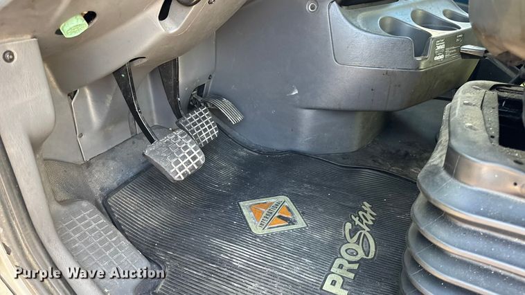 image for item EH7476 2016 International ProStar Plus semi truck