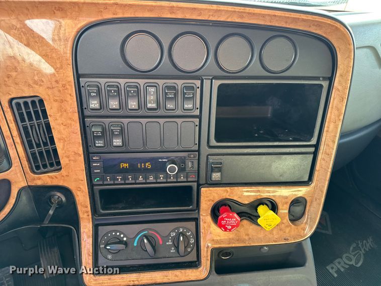 image for item EH7476 2016 International ProStar Plus semi truck