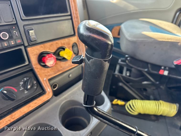 image for item EH7476 2016 International ProStar Plus semi truck