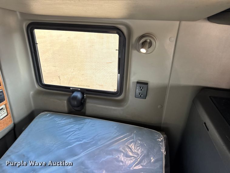 image for item EH7476 2016 International ProStar Plus semi truck