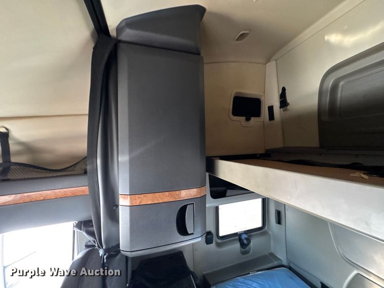 image for item EH7476 2016 International ProStar Plus semi truck