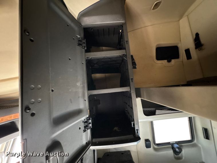 image for item EH7476 2016 International ProStar Plus semi truck