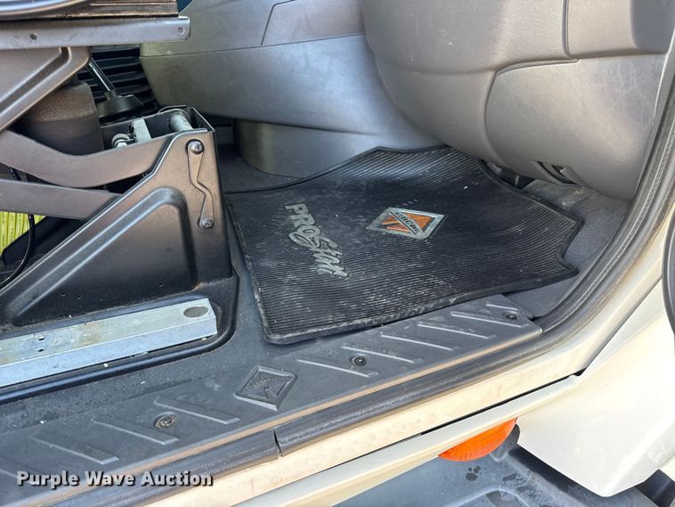 image for item EH7476 2016 International ProStar Plus semi truck