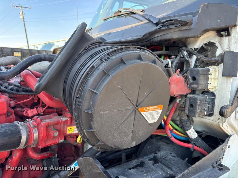 image for item EH7476 2016 International ProStar Plus semi truck